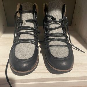 Sorel winter bootie